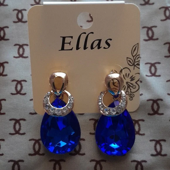 Elegant Blue Crystal Drop Earrings - Picture 5 of 5